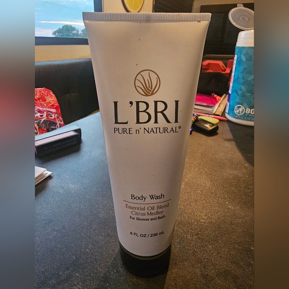 New L'Bri Body Wash 8oz Citrus Medley
